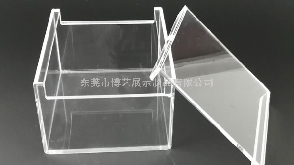 在定制亞克力展示架時(shí)，絲印應(yīng)該注意一些什么事項(xiàng)呢？