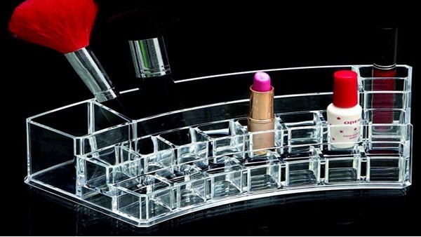博藝生產(chǎn)的亞克力展示架有什么優(yōu)勢讓客戶選擇我們呢？