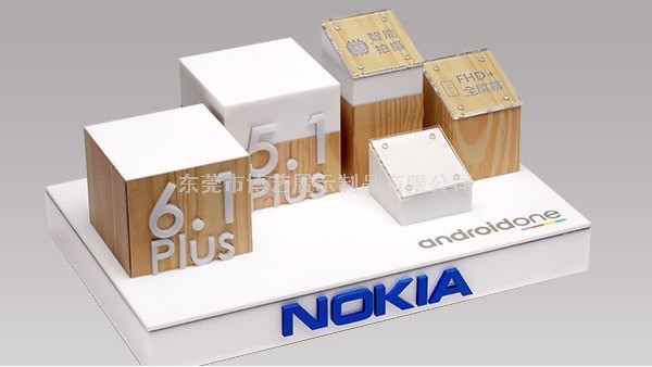 博藝和你簡(jiǎn)單的聊一聊亞克力的展示架的展示柜的區(qū)別