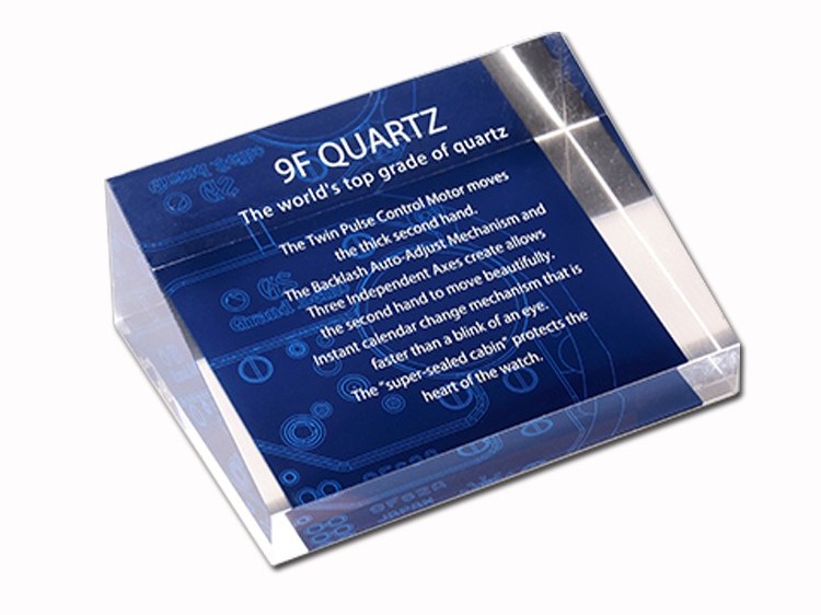 展示架用亞克力和玻璃的區(qū)別